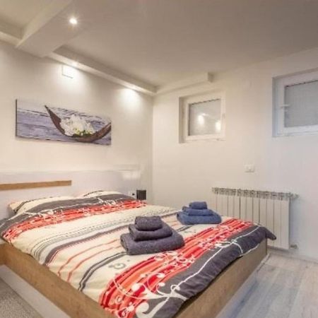 Newly Renovated App Goran Apartment Umag Exterior photo